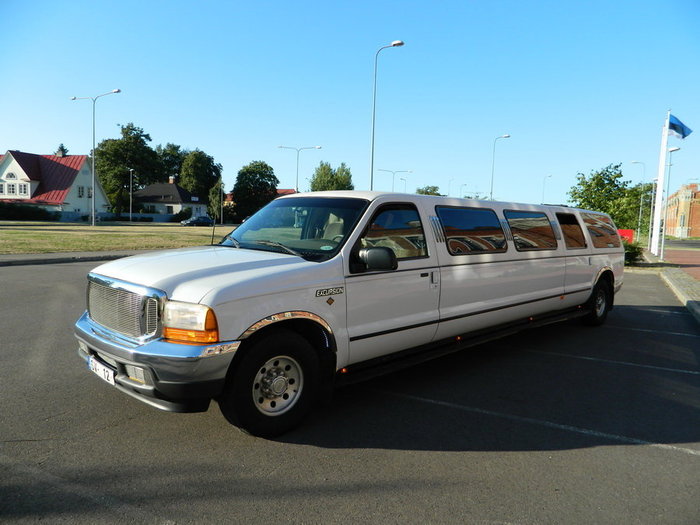 Ford excursion stretch limo